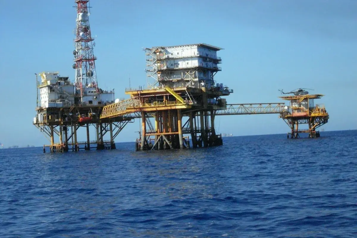 Indian Oil & Gas Sector Navigates Volatile Crude and Soaring LNG: A FinScann Deep Dive into Q3 FY26 - financial news image