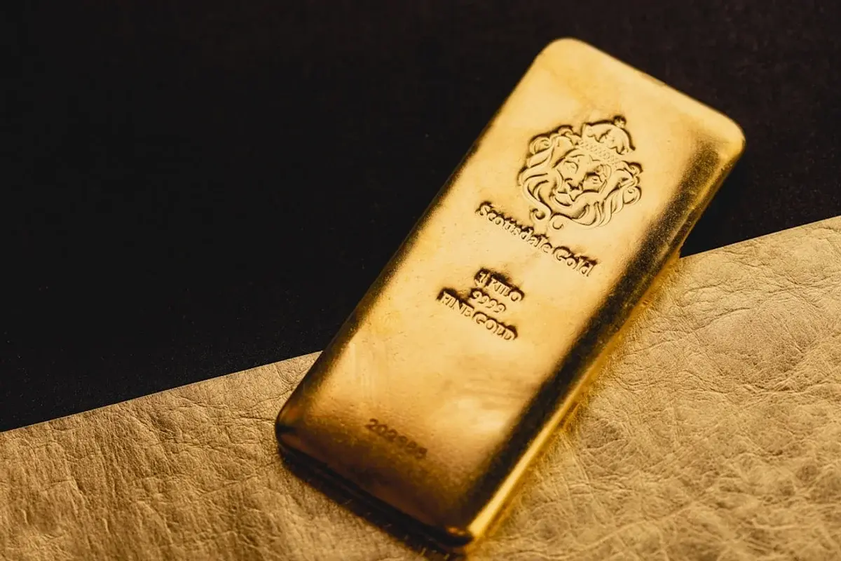 Gold Price Surge: Geopolitical Tensions Propel Safe-Haven Demand to Record Highs in March 2026 - financial news image
